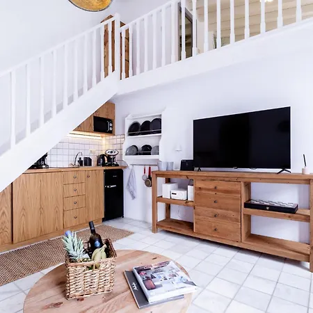 Mea Casa * Chalki Town